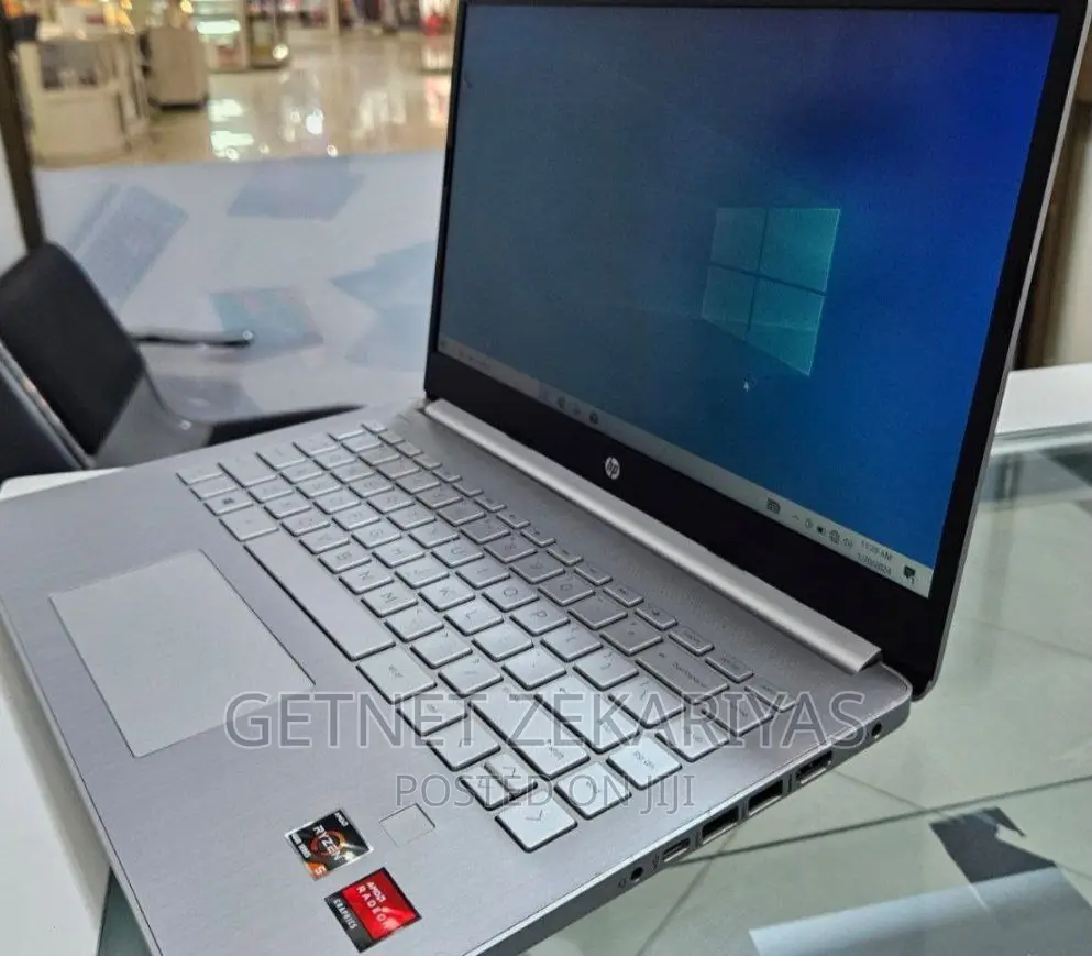 New Laptop HP Stream Notebook 8GB AMD Ryzen 5 SSD 256GB