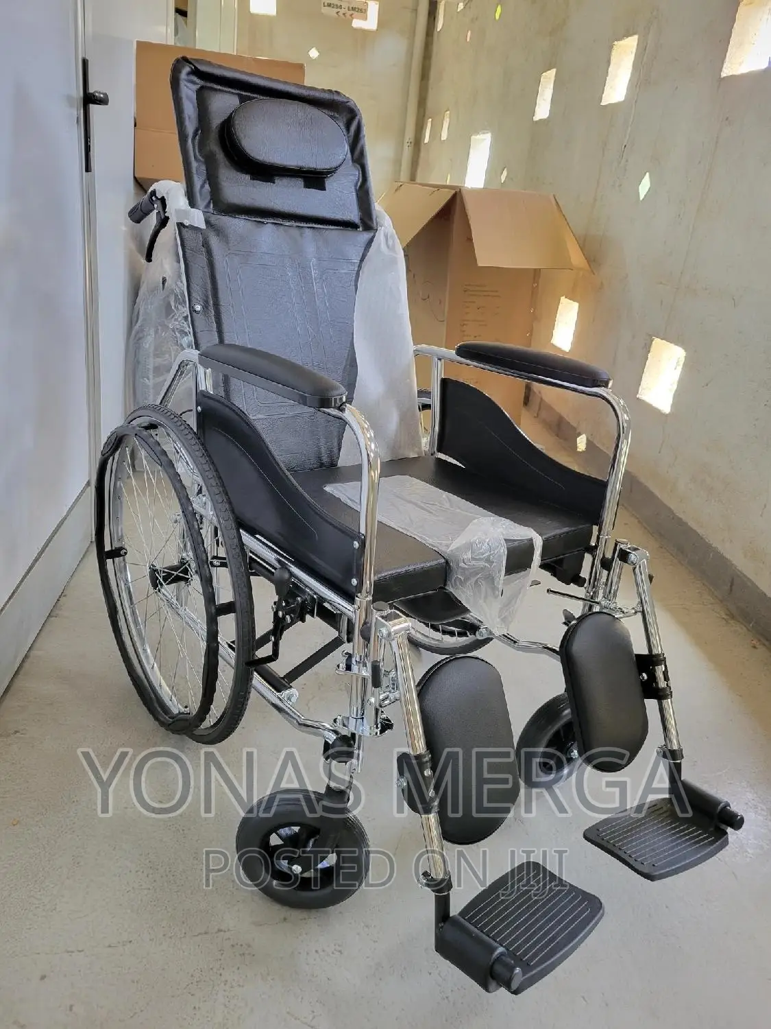 Wheelchair/Commode Opening,Highback Bedside Commode Toilet