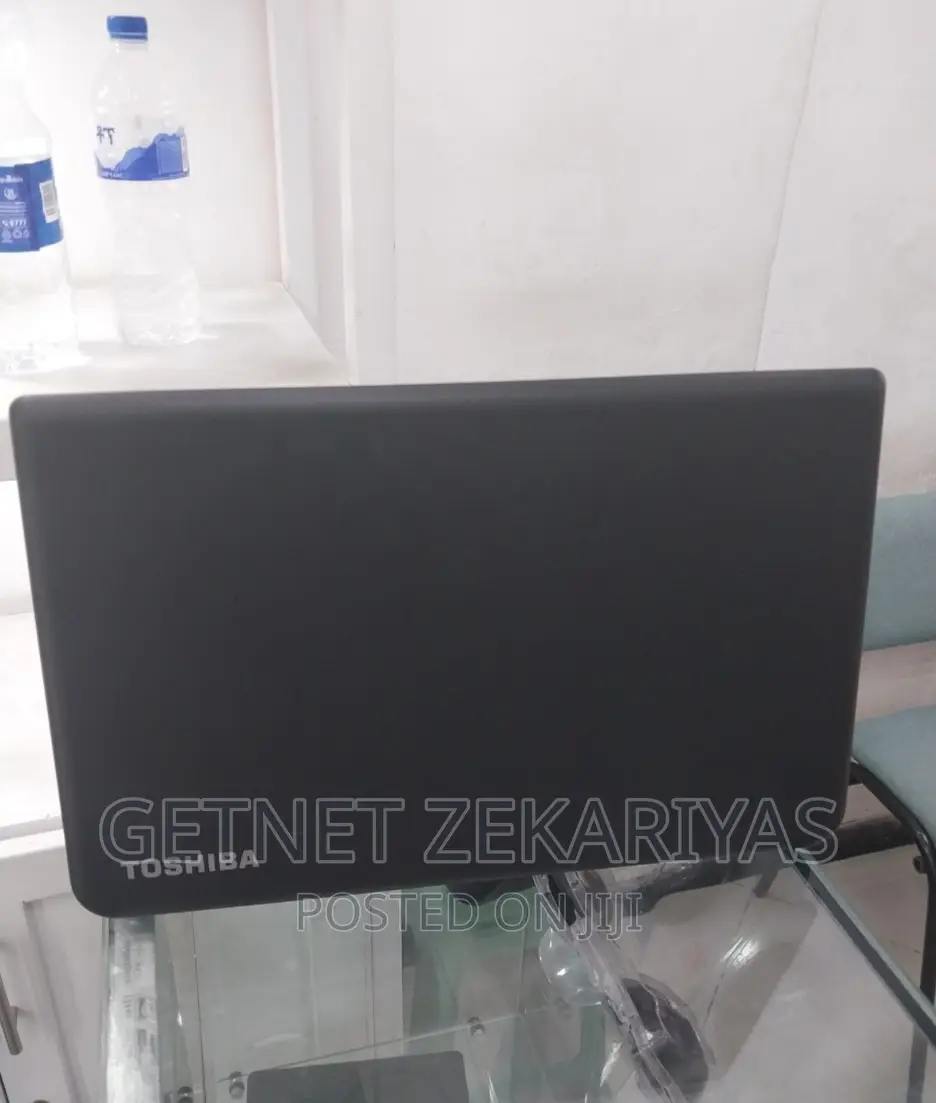 New Laptop Toshiba Satellite A350 4GB Intel Celeron SSD 320GB