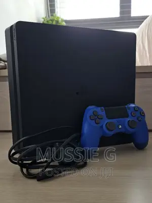 Photo - Playstation 4 Slim(1TB)