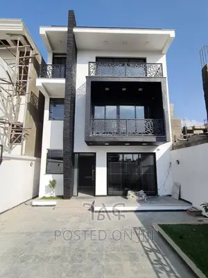7bdrm House in ፊጋ ቅንጡ መኖሪያ ቤት, Bole for sale