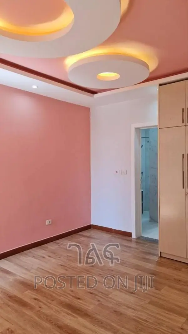 7bdrm House in ፊጋ ቅንጡ መኖሪያ ቤት, Bole for sale