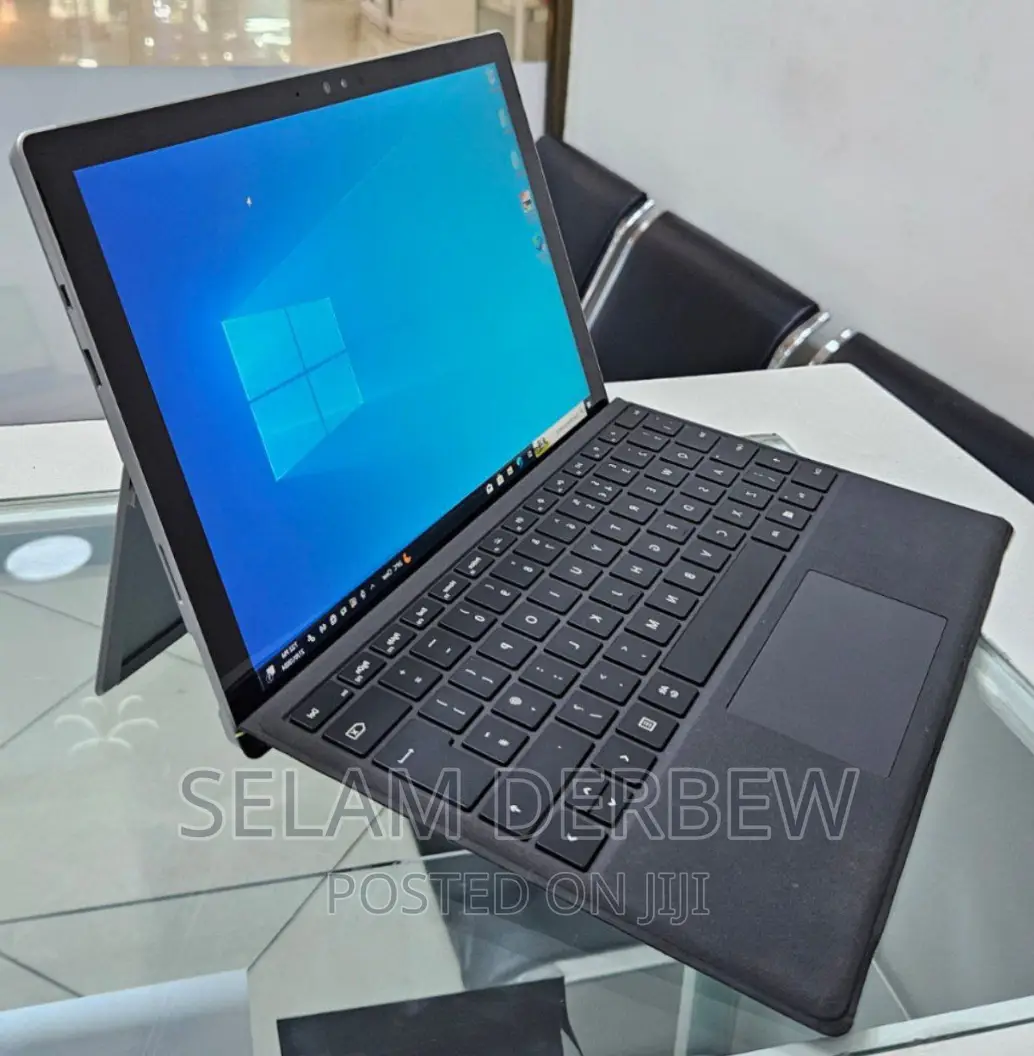 New Laptop Microsoft Surface 8GB Intel Core I5 SSD 256GB