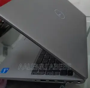 New Laptop Dell Latitude 5529 16GB Intel Core I5 SSD 512GB