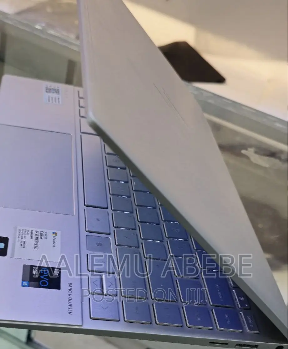 New Laptop HP Envy 13 16GB Intel Core I5 SSD 512GB