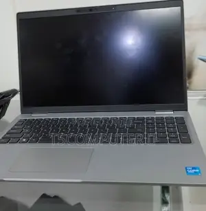 New Laptop Dell Precision 5520 16GB Intel Core I5 SSD 512GB