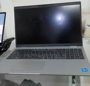 New Laptop Dell Precision 5520 16GB Intel Core I5 SSD 512GB