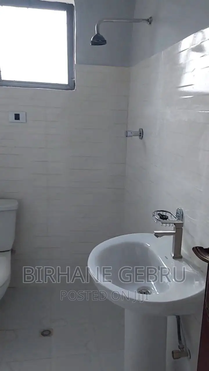 3bdrm Apartment in Apartiment, Bole for rent