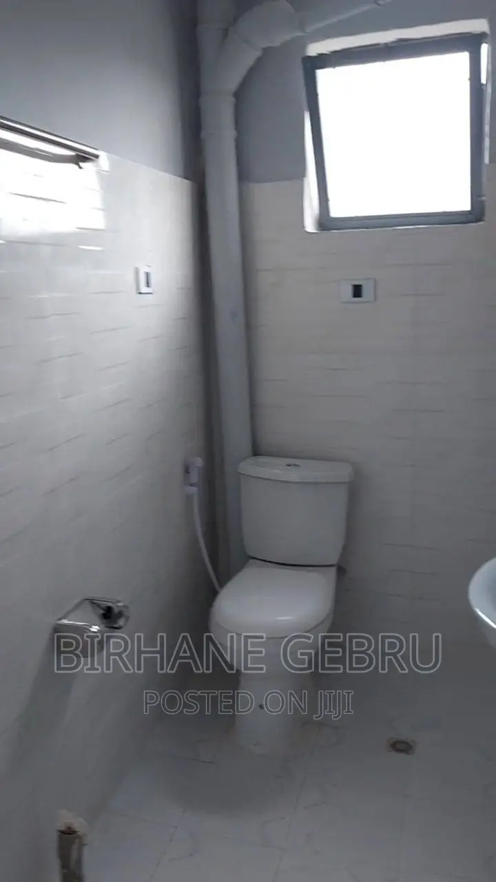 3bdrm Apartment in Apartiment, Bole for rent