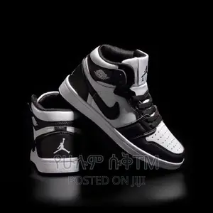 Photo - Original Air Jordan 1 High Retro Shoes