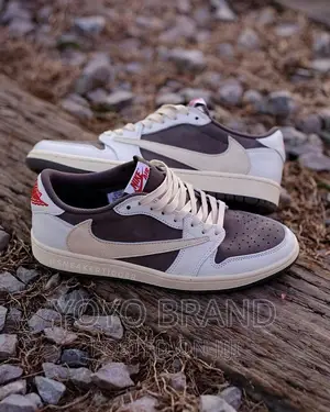 Photo - Air Jordan Travis Scot