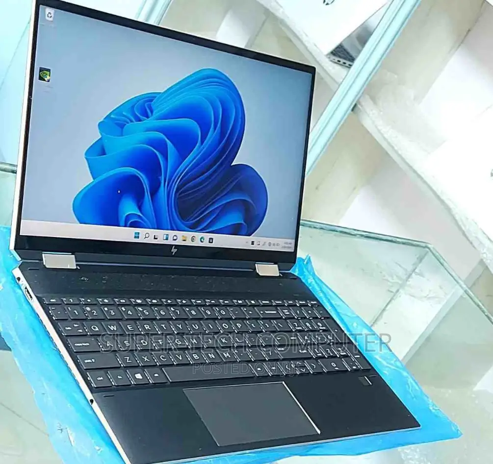 New Laptop HP Spectre X360 16GB Intel Core I7 SSD 512GB
