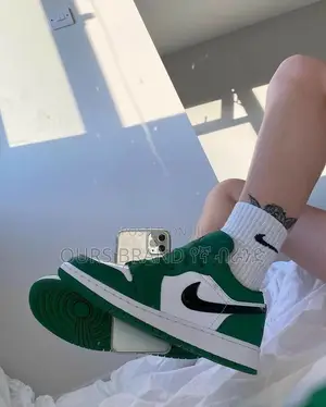 Photo - Premium Master Quality Air Jordan 1 Low Green