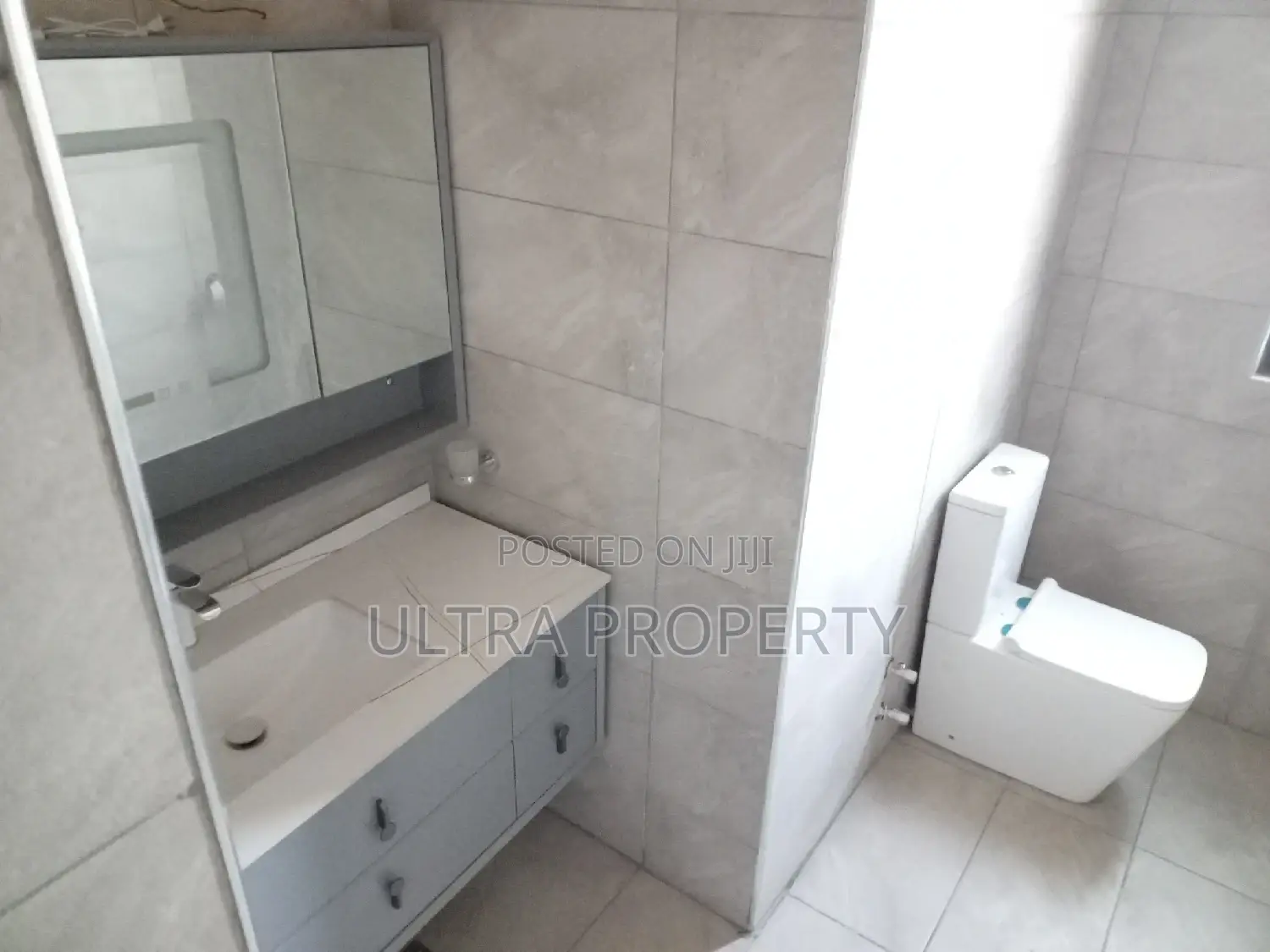 4bdrm Apartment in Bole for sale