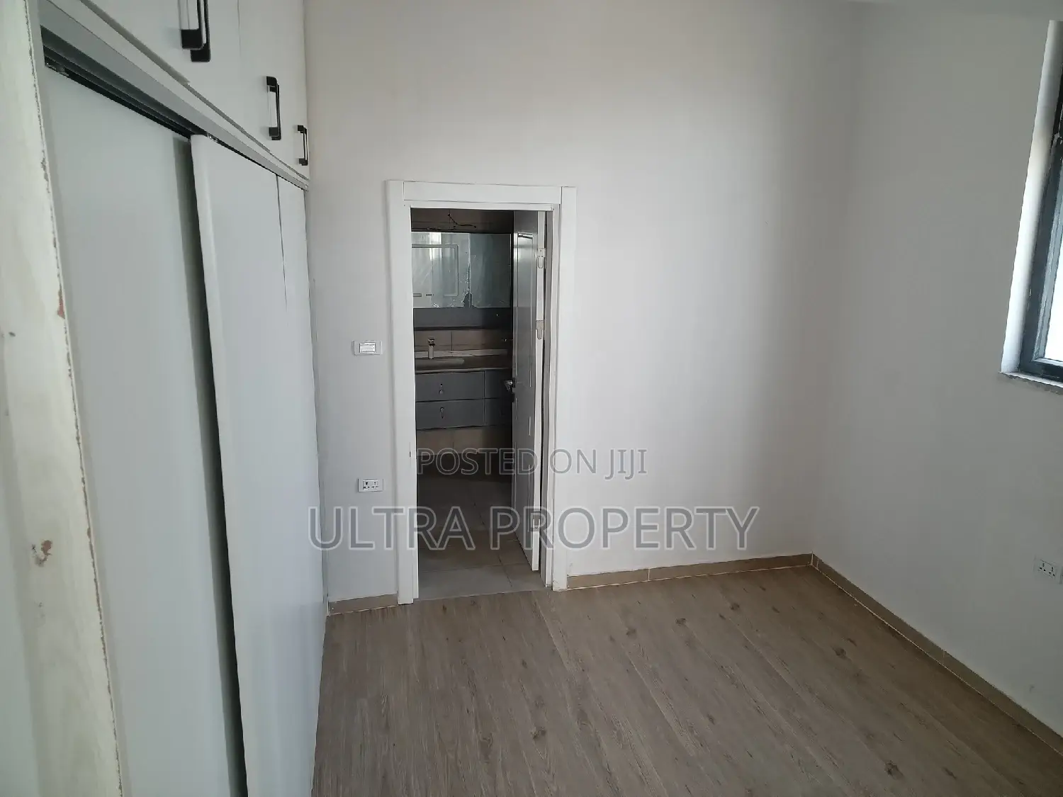 4bdrm Apartment in Bole for sale