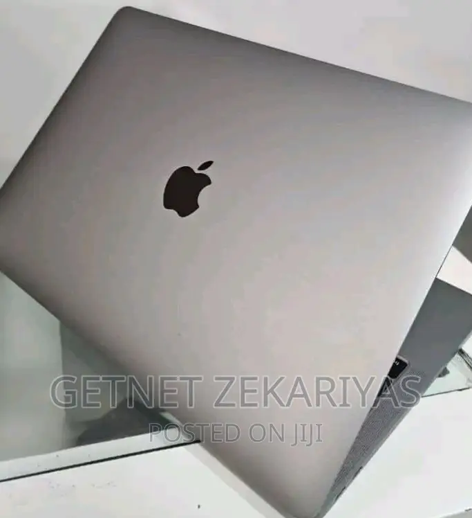 New Laptop Apple MacBook Pro 16GB Intel Core i7 SSD 512GB