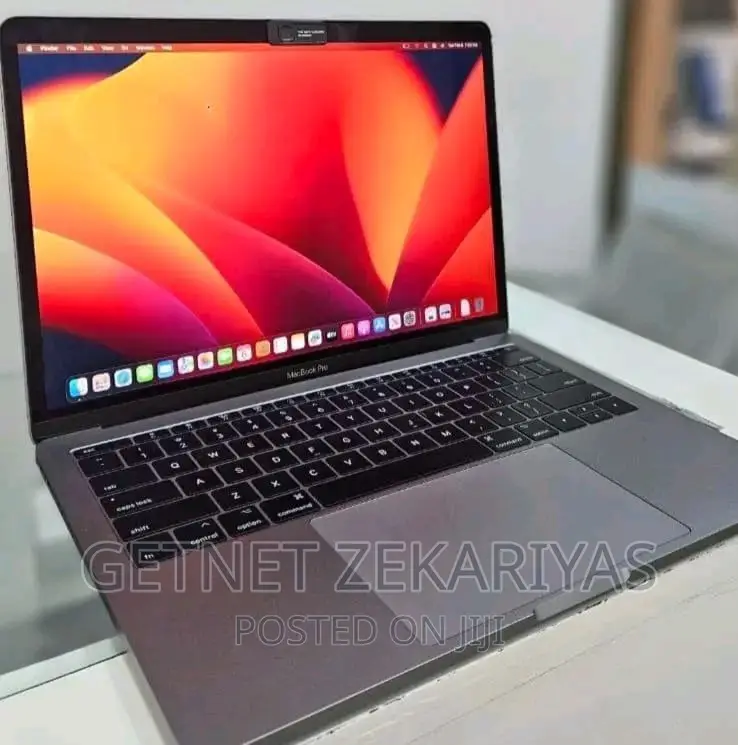 New Laptop Apple MacBook Pro 16GB Intel Core i7 SSD 512GB