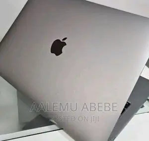 Photo - New Laptop Apple MacBook Pro 2017 16GB Intel Core I7 SSD 512GB