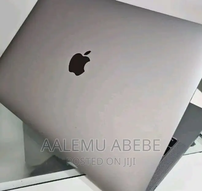 New Laptop Apple MacBook Pro 2017 16GB Intel Core I7 SSD 512GB