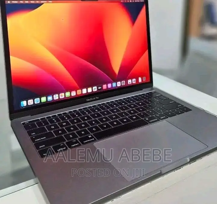 New Laptop Apple MacBook Pro 2017 16GB Intel Core I7 SSD 512GB