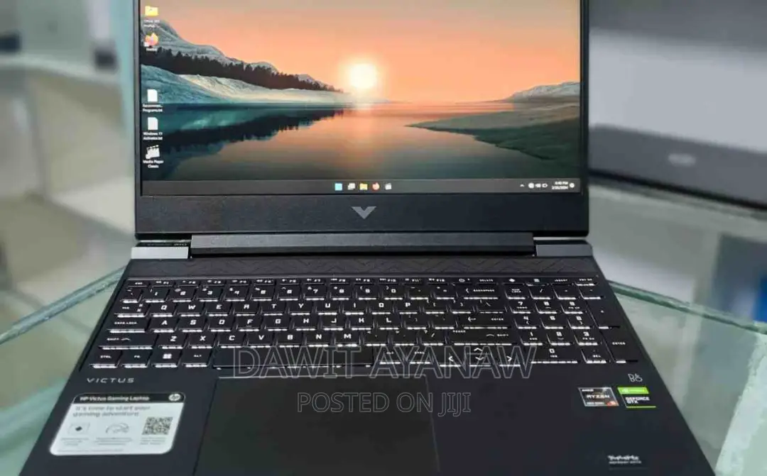 New Laptop HP 8GB AMD Ryzen 5 SSD 512GB