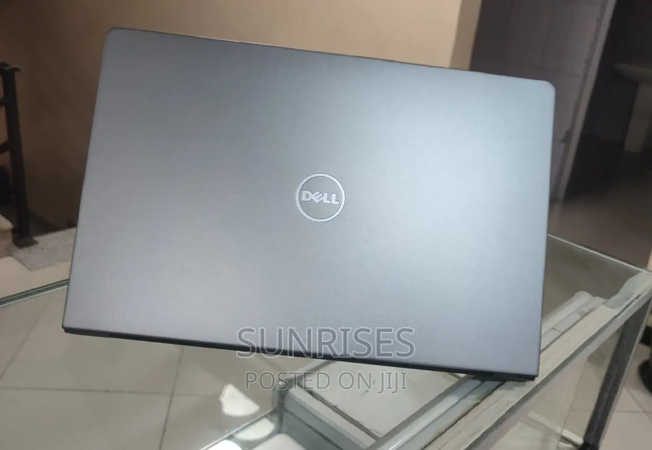New Laptop Dell Vostro V131 8GB Intel Core I5 SSD 256GB