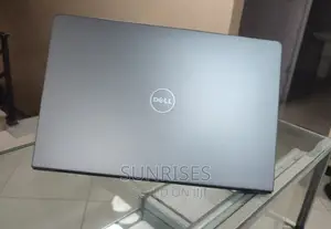 New Laptop Dell Vostro V131 8GB Intel Core I5 SSD 256GB