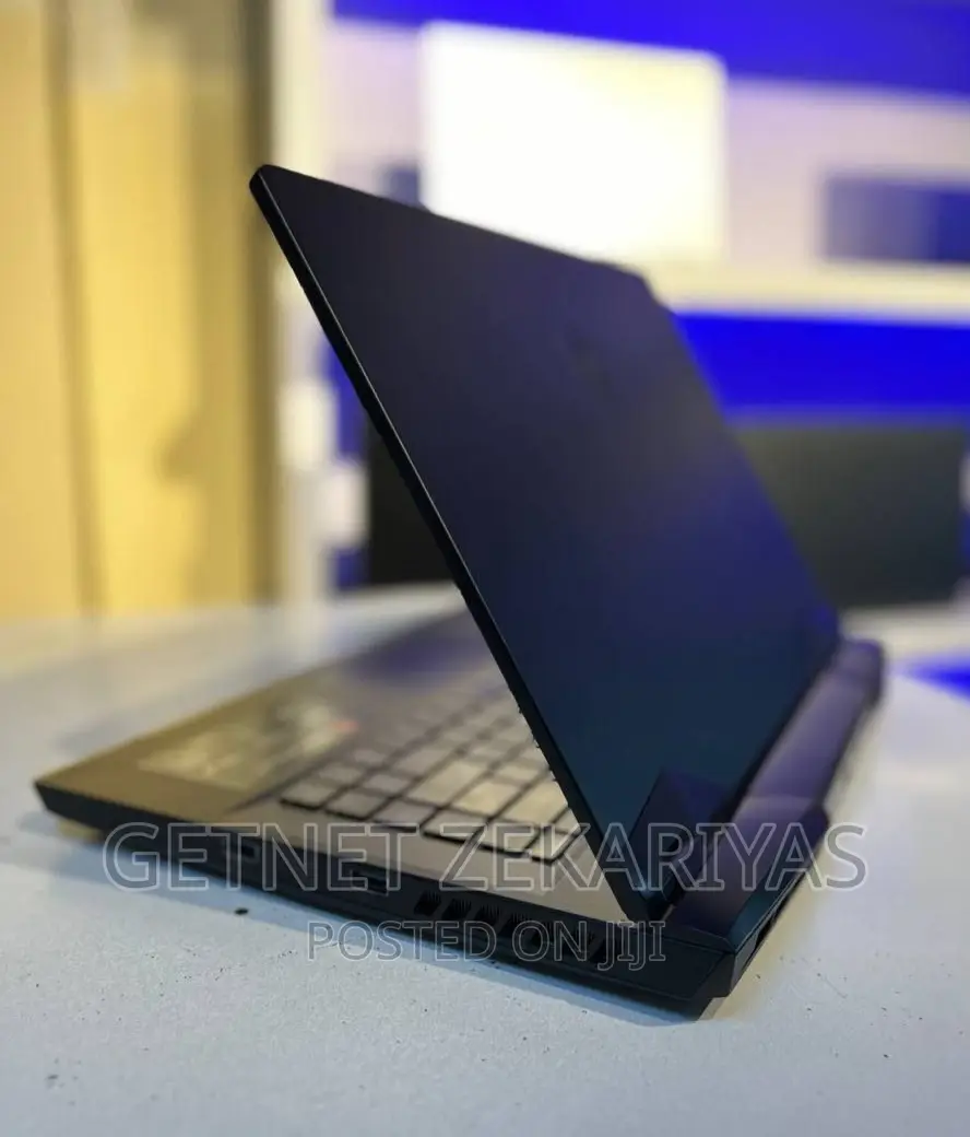 New Laptop MSI GP73 Leopard 8RE 16GB Intel Core i7 SSD 1T