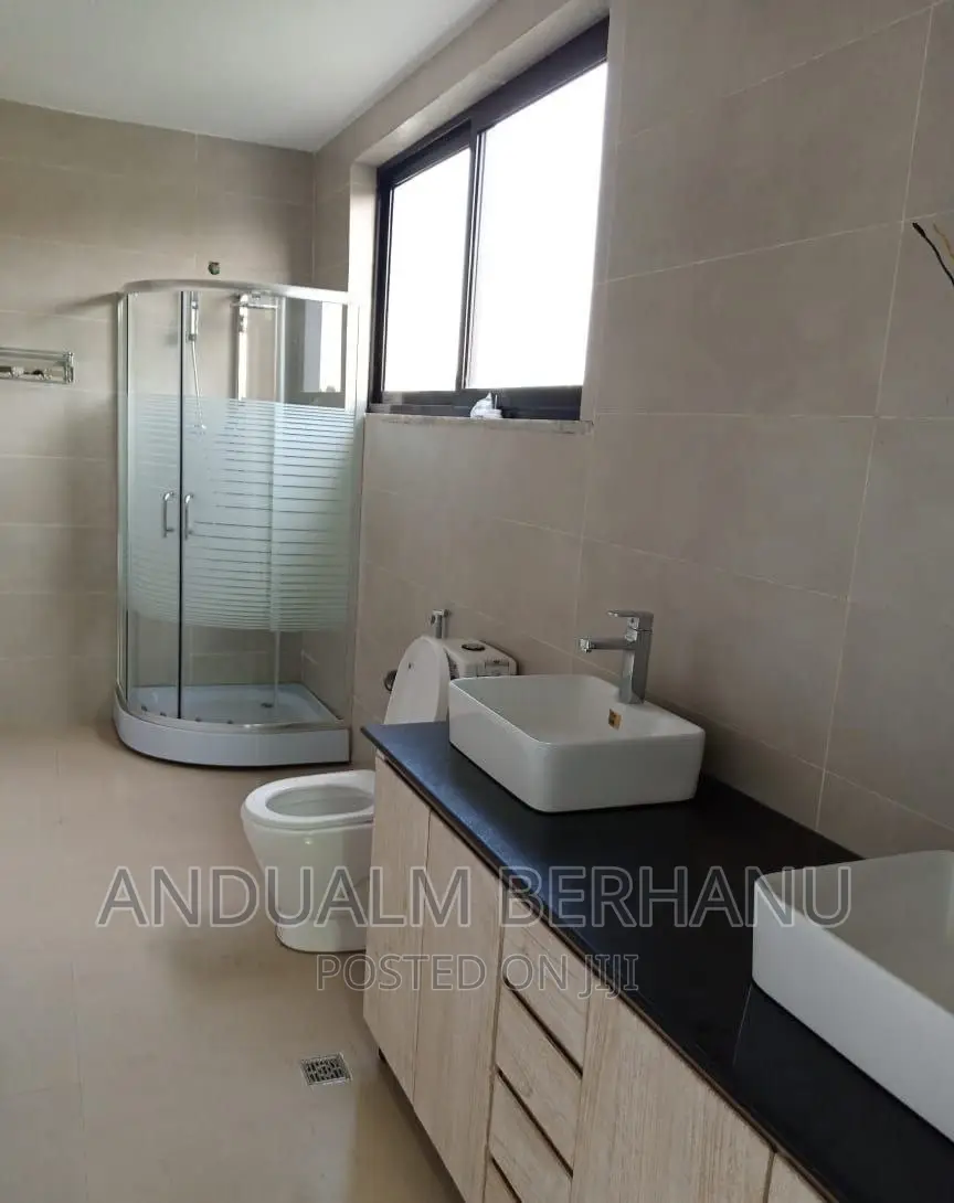 7bdrm Villa in Bole for sale