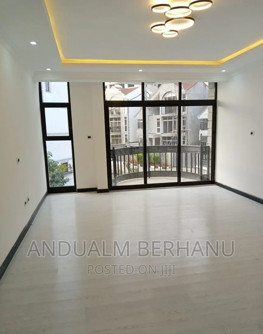 7bdrm Villa in Bole for sale