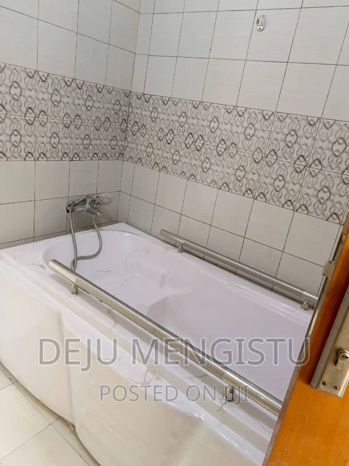 5bdrm House in ሳበ ሁለት(72), Bole for rent