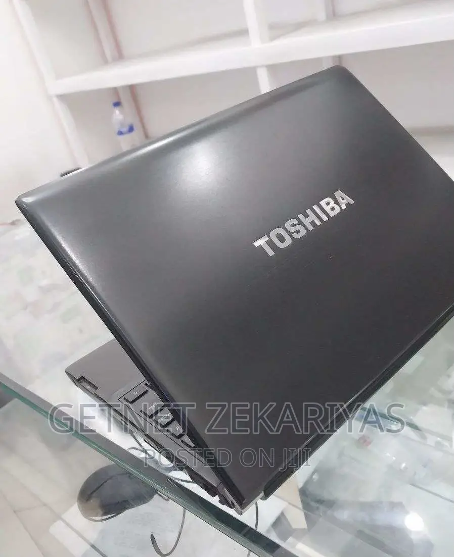 New Laptop Toshiba Satellite C665 4GB Intel Core I5 HDD 500GB