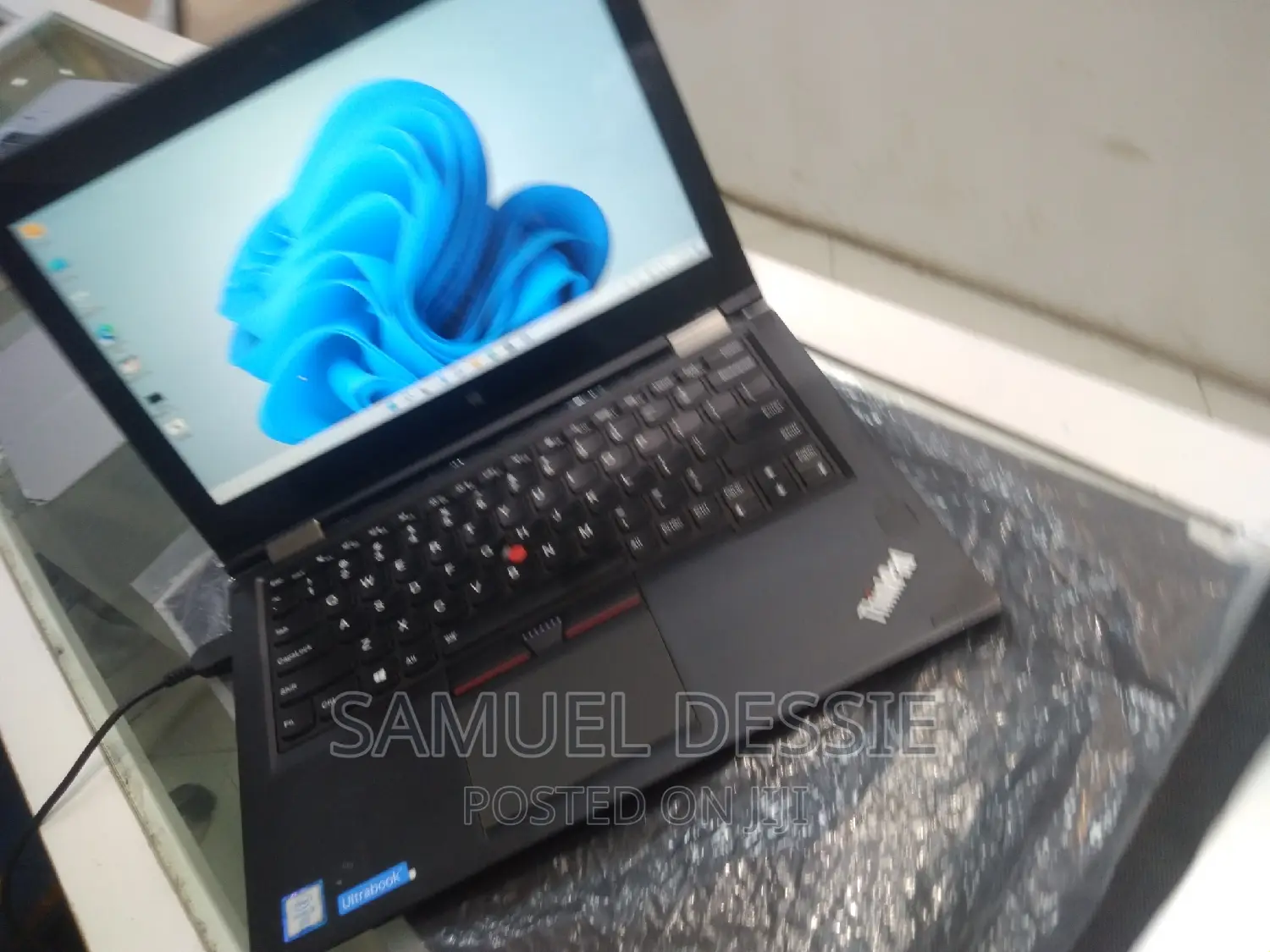 New Laptop Lenovo Yoga 260 8GB Intel Core I5 SSD 512GB