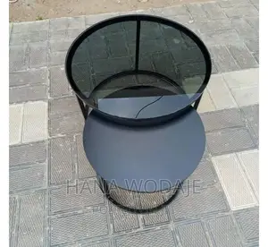 Photo - የመሀል ሴንተር ቴብል