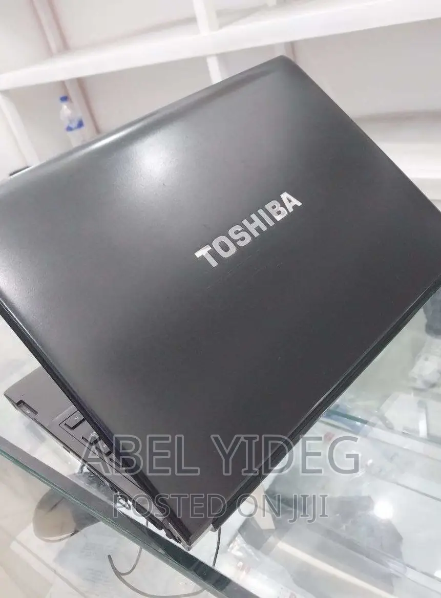 Laptop Toshiba Satellite C850 4GB Intel Core I5 HDD 500GB