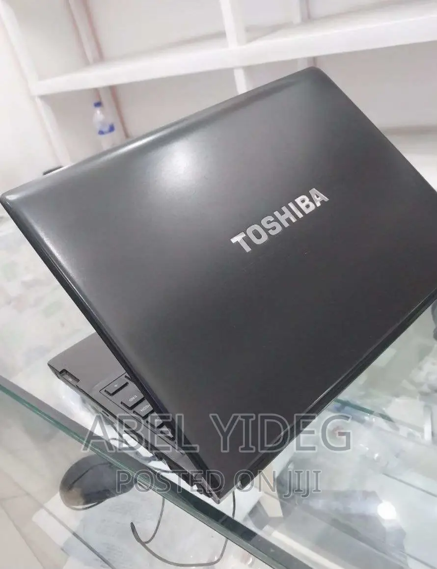 Laptop Toshiba Satellite C850 4GB Intel Core I5 HDD 500GB