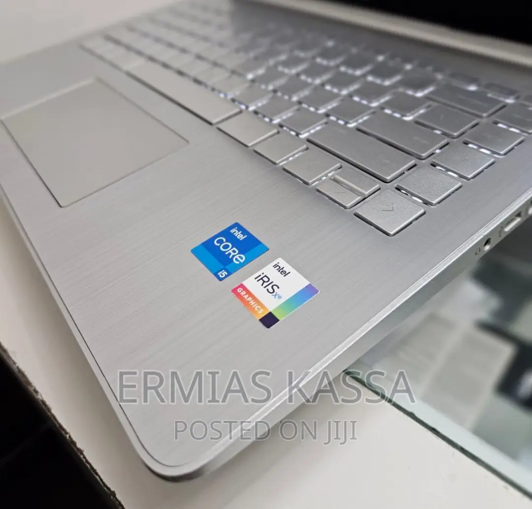 New Laptop HP EliteBook 840 G9 8GB Intel Core I5 SSD 512GB