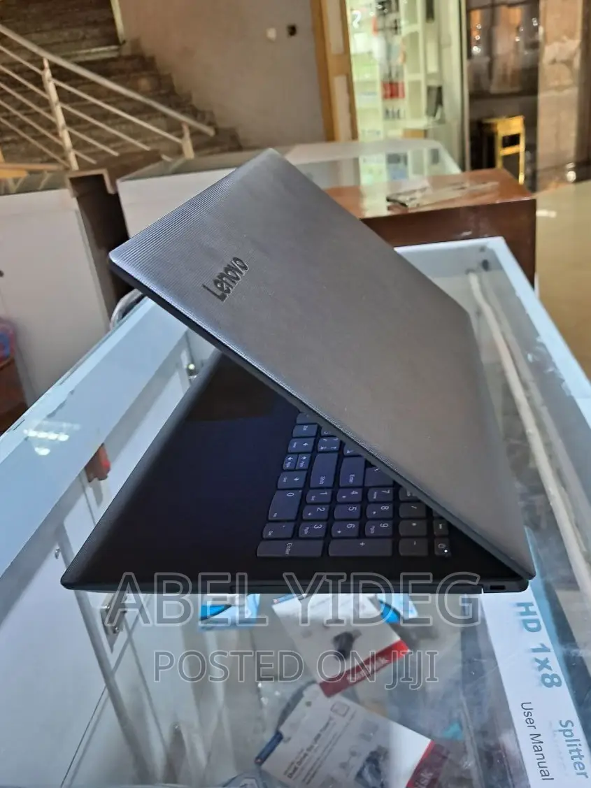 New Laptop Lenovo Ideapad 3 8GB Intel Core I5 HDD 1T