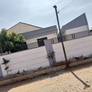 5bdrm House in Jemo, Bole for sale
