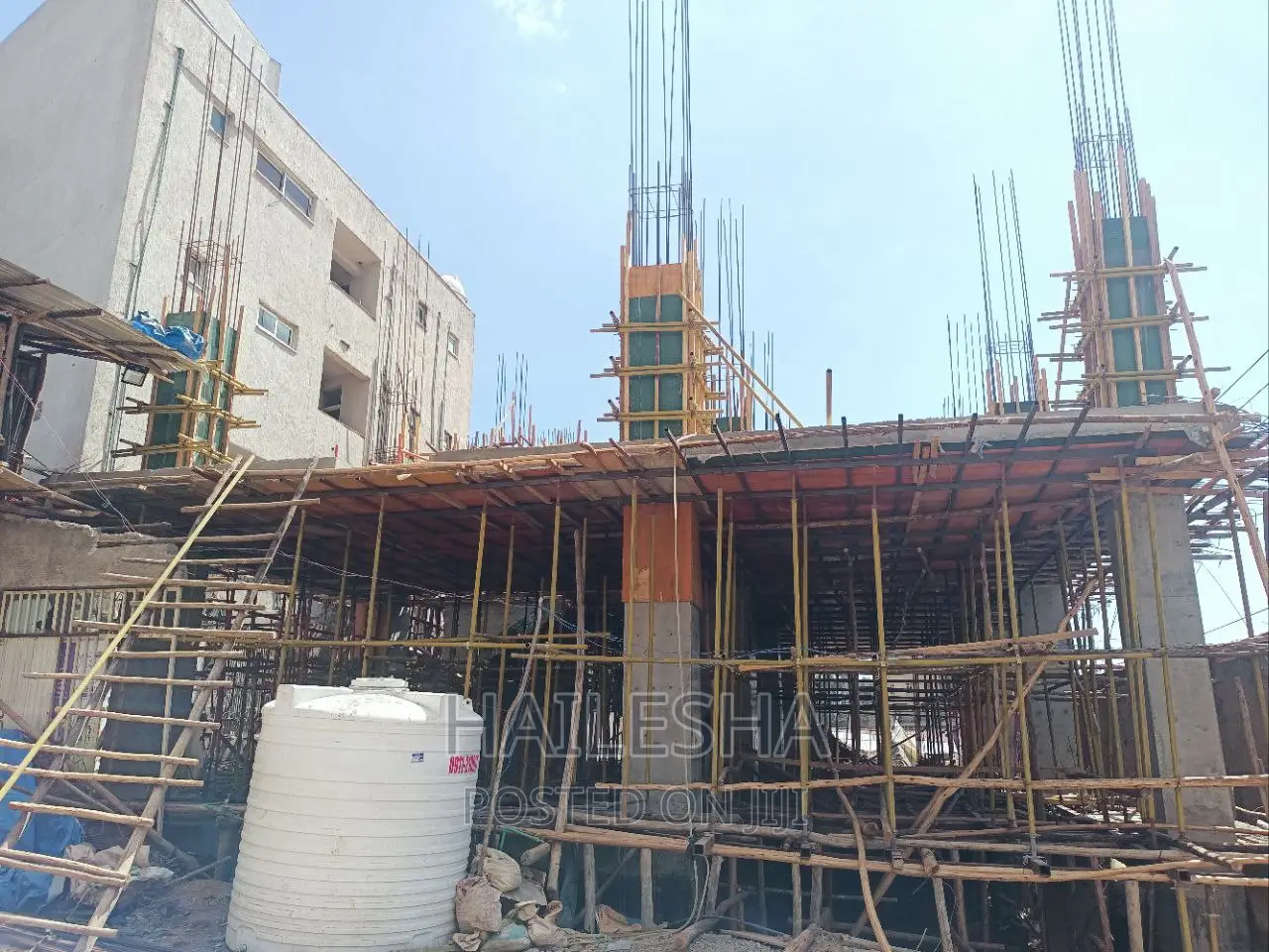 ጦር ሀይሎች መንግድ ትራንስፖርት ቢሮ አጠገብ በ ካሬ 85,000 በ 15% ቅድመ ክፍያ ብቻ