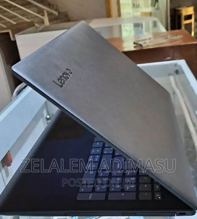 New Laptop Lenovo Ideapad 3 8GB Intel Core I5 SSD 512GB