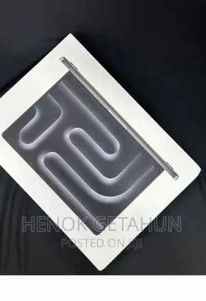 New Laptop Apple MacBook Pro 2023 M3 14-Inch 18GB Apple M3 SSD 1T