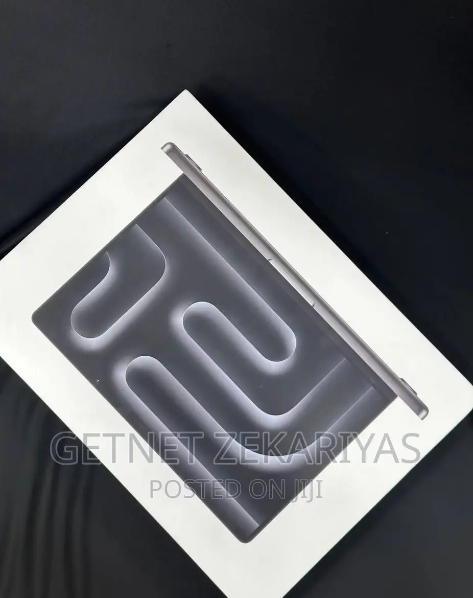 New Laptop Apple MacBook Pro 2023 M3 14-Inch 18GB Apple M3 SSD 1T