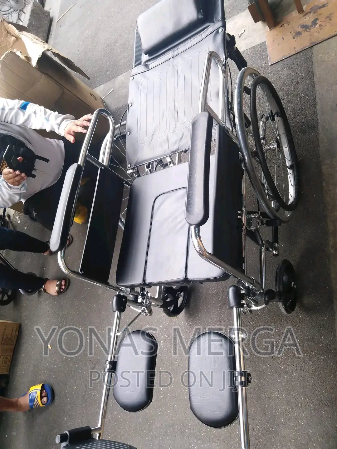 Multifunctional Wheelchair Brandnew
High QualityHeavy-Duty