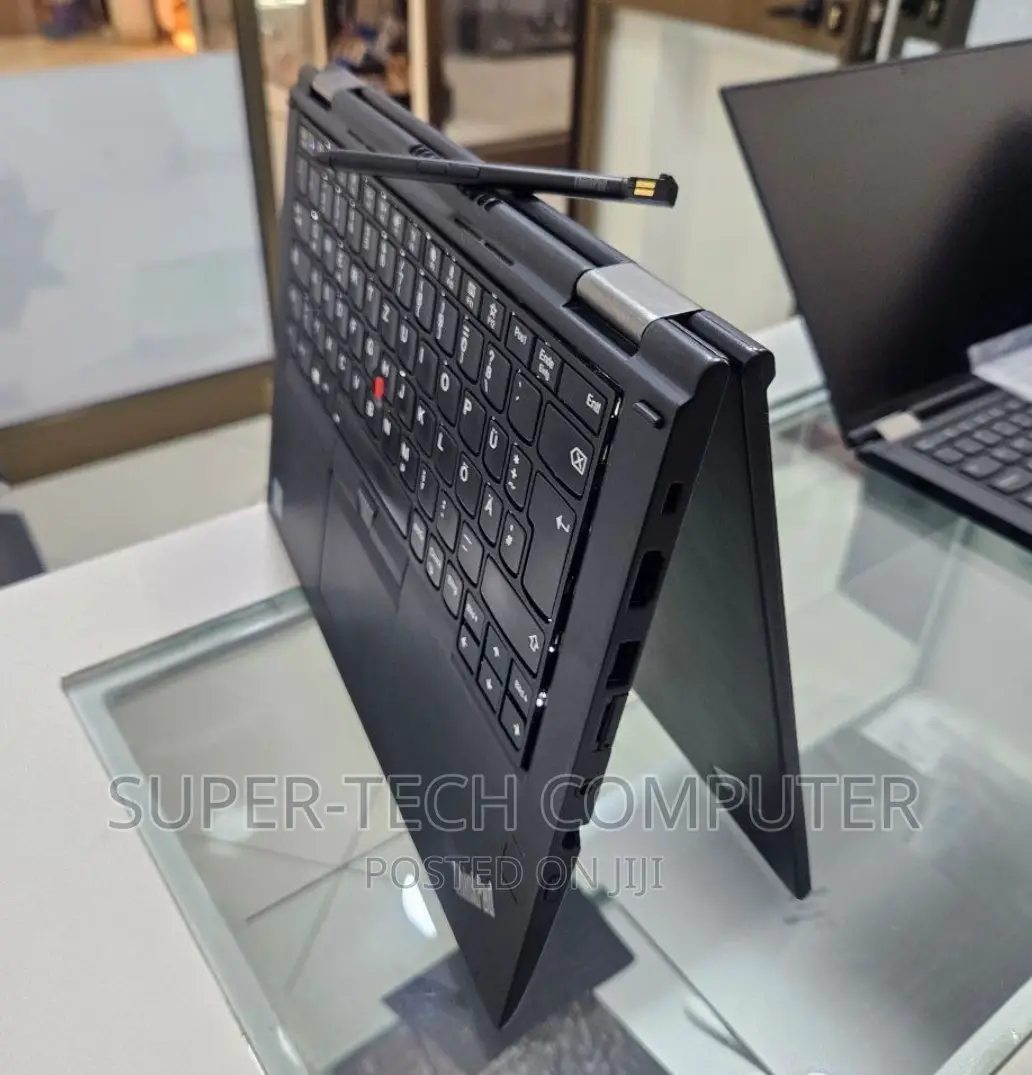 New Laptop Lenovo ThinkPad Yoga 370 8GB Intel Core I5 SSD 512GB