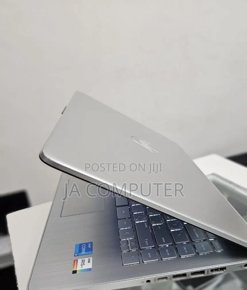 New Laptop HP Pavilion 15 8GB Intel Core I5 SSD 512GB