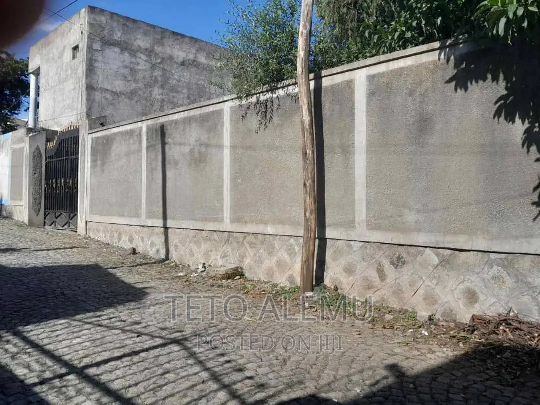 የሚሸጥ የድሮ ቪላ ፈራሽ ወሰን ሚካኤል