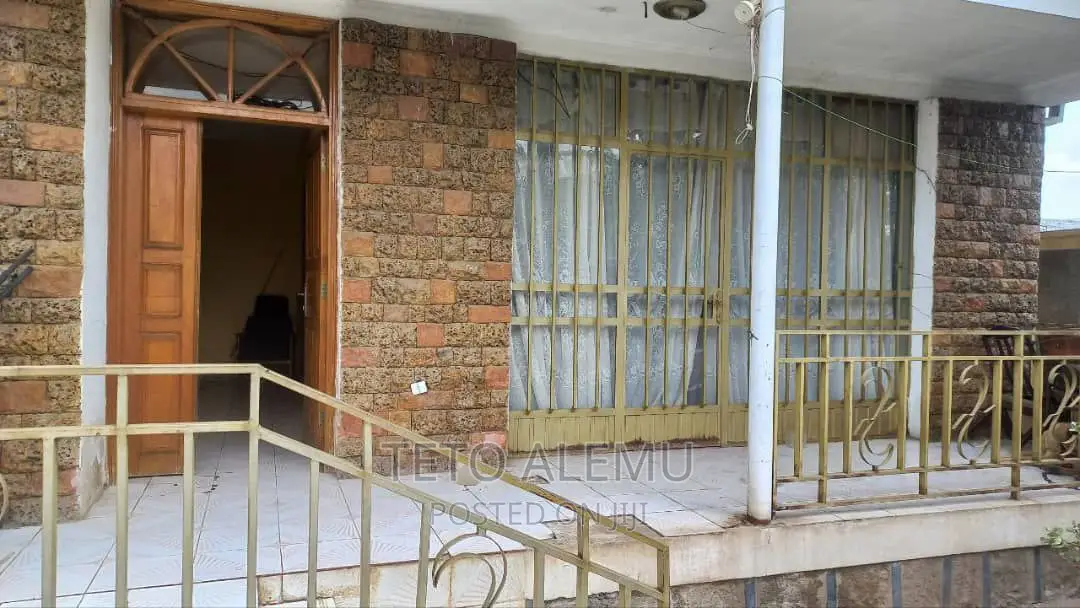 የሚሸጥ የድሮ ቪላ ፈራሽ ወሰን ሚካኤል