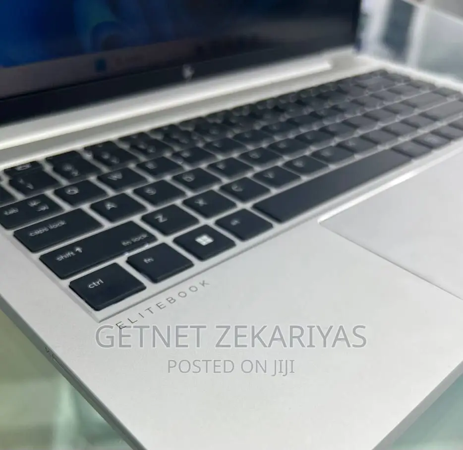 New Laptop HP EliteBook 840 G8 16GB Intel Core i7 SSD 256GB
