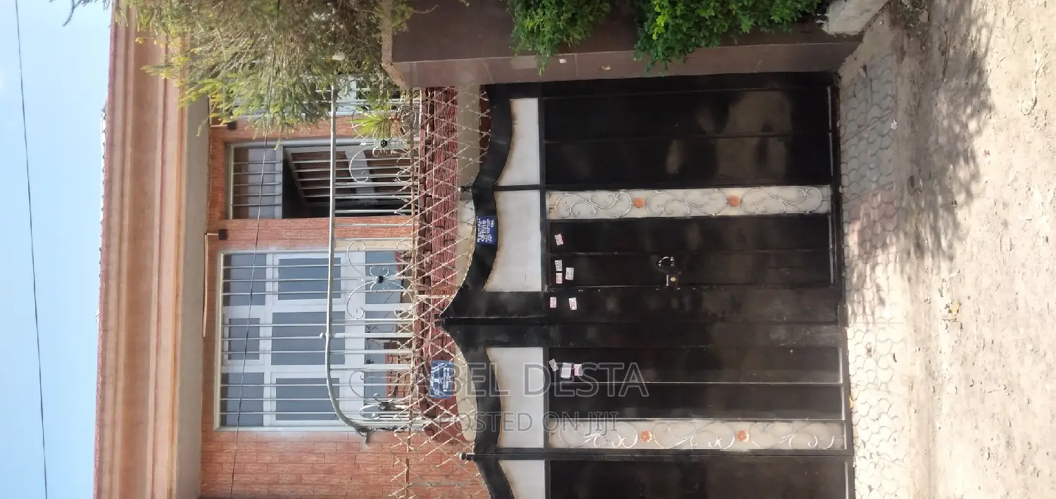 Furnished 4bdrm Villa in Wangari Sefer, Adama for rent